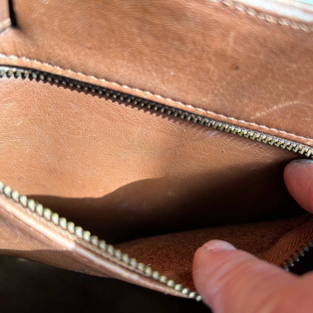 Authentic Vintage Coach Leather Drawstring Backpack in London Tan - Picture 11 of 13